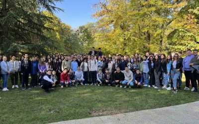Учениците од Математичко – информатичката гимназија, заедно со професорите беа на кратка, есенска, еднодневна екскурзија