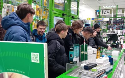 Учениците од втора година, денес часовите за информатика ги реализираа во посета на Логинг електроникс